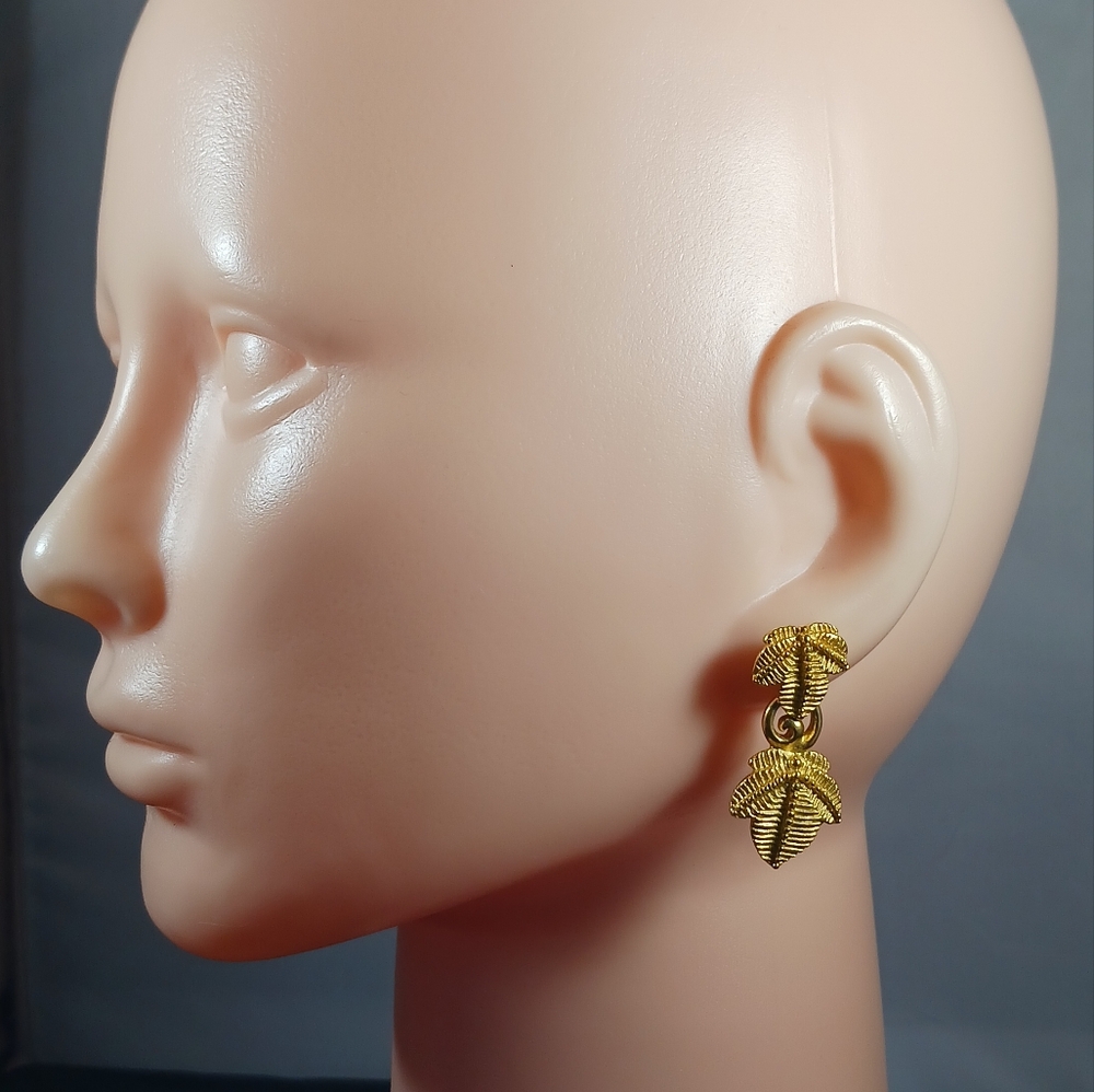 Vintage 70's Gold Tone Drop Earrings Fall Leaf Y2K Women's Earrings